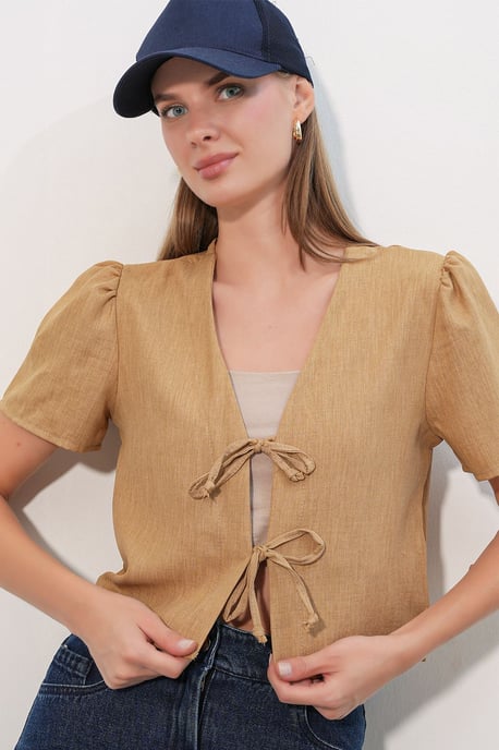 Strukturiertes V-Ausschnitt Leinen-Mix Crop Top - Image 1