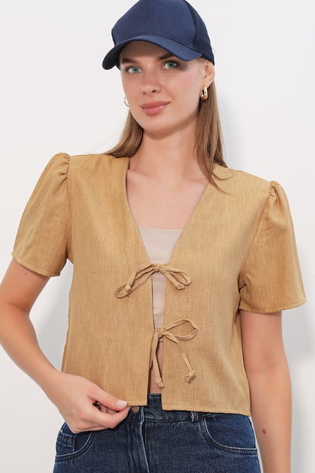 Strukturiertes V-Ausschnitt Leinen-Mix Crop Top - Image 3