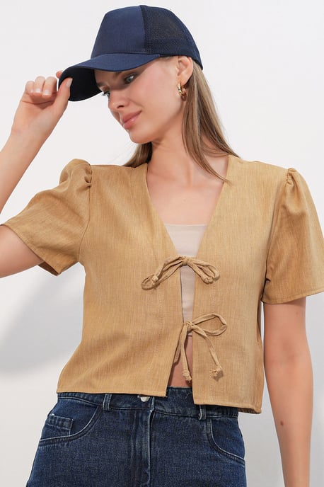 Strukturiertes V-Ausschnitt Leinen-Mix Crop Top - Image 4