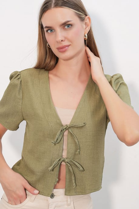 Strukturiertes V-Ausschnitt Leinen-Mix Crop Top - Image 4