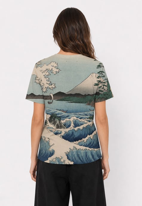 Sea of Satta T-Shirt mit beidseitigem Druck - Image 5