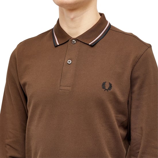 Fred Perry Poloshirt Mit Langen Ärmeln, Schwarz, Mit Zwei Farbtupfern Am Kragen Und In Der Farbe Burntobacco - Image 4
