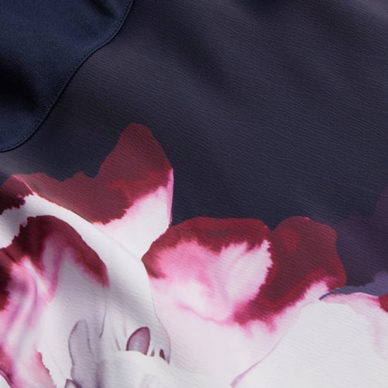 Ted Baker Mitzic Ponte Oberteil Bedrucktes Marineblaues Satinkleid - Image 5
