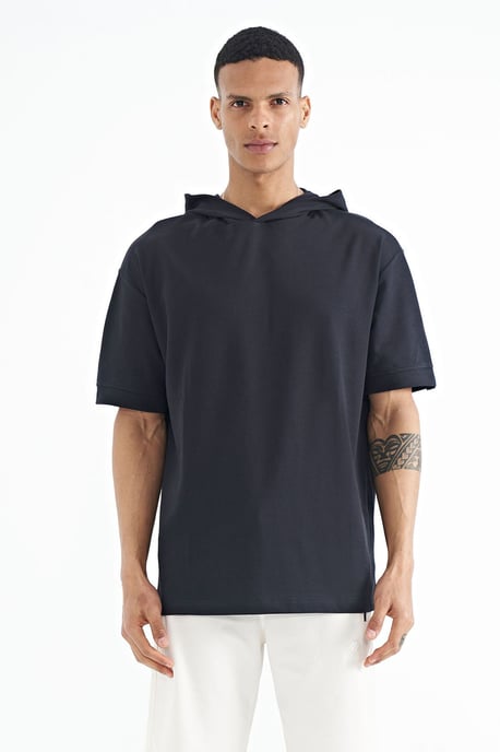 Übergroßes Kapuzen-T-Shirt mit kurzen Ärmeln - Image 1