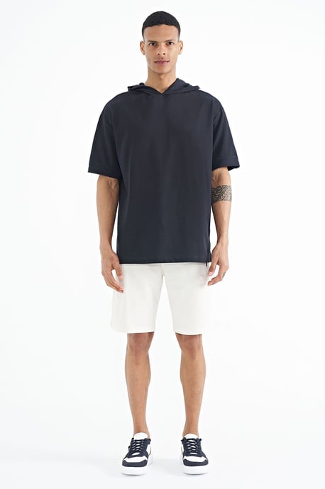 Übergroßes Kapuzen-T-Shirt mit kurzen Ärmeln - Image 2