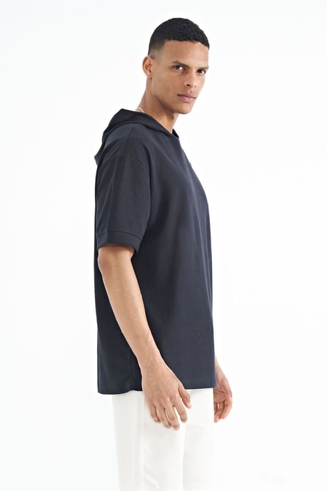 Übergroßes Kapuzen-T-Shirt mit kurzen Ärmeln - Image 4