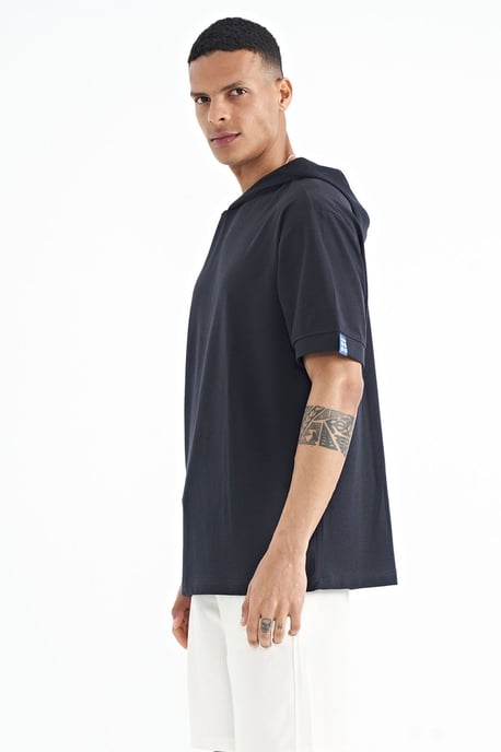 Übergroßes Kapuzen-T-Shirt mit kurzen Ärmeln - Image 5