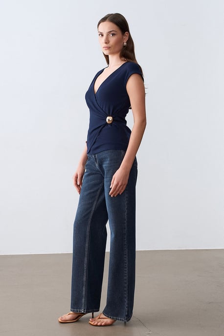 Damen Slim Fit Wickelbluse - Image 4