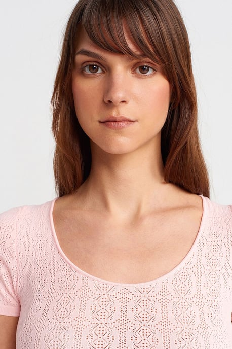 Dilvin Slim-Fit Bluse mit Rippstruktur - Rosé - Image 3