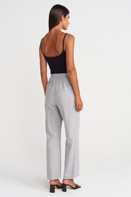 Weite Tencel-Hose mit Kordelzugbund - Image 2