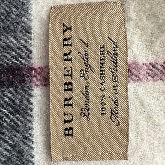 Burberry Schal mit Fransen und riesigem Karomuster aus cremefarbenem Kaschmir - Image 6
