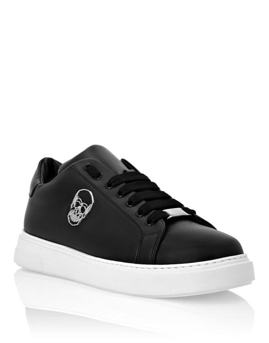 Low-Top-Sneaker Skull - Image 1