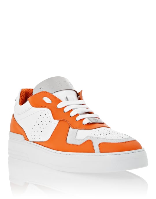 Low-Top-Sneaker - Image 1