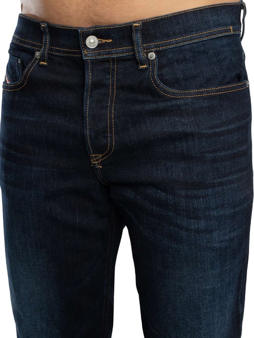 Diesel 2023 D-Finitive Regular Jeans, Blau - Image 5