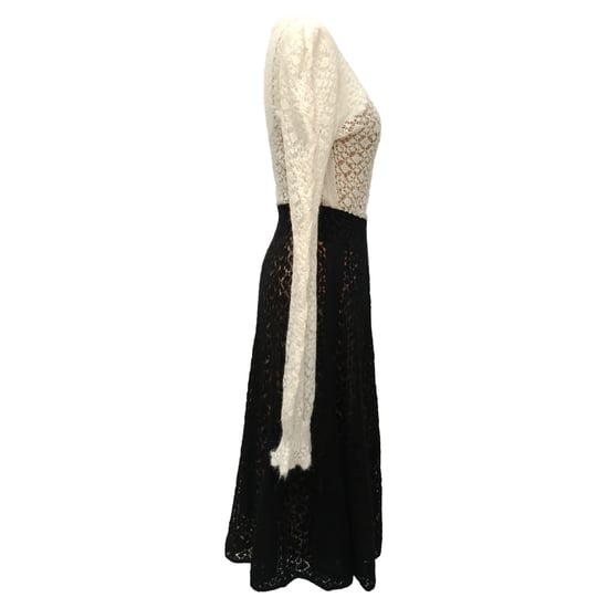 Chanel Zweifarbige Spitzen-Midi-Kleid aus schwarzer Wolle - Image 2