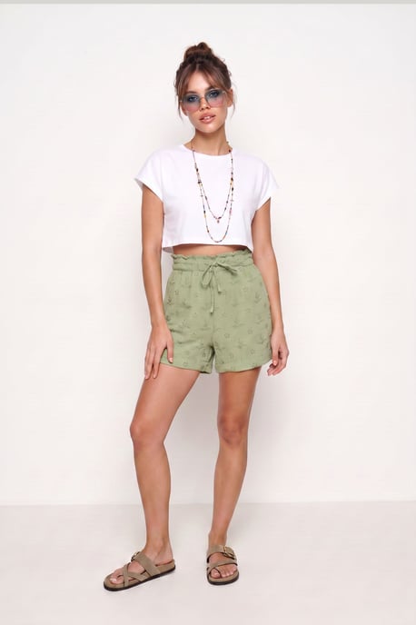 Hochtaillierte Mini-Shorts mit Bindeband und Binde-Detail - Image 2