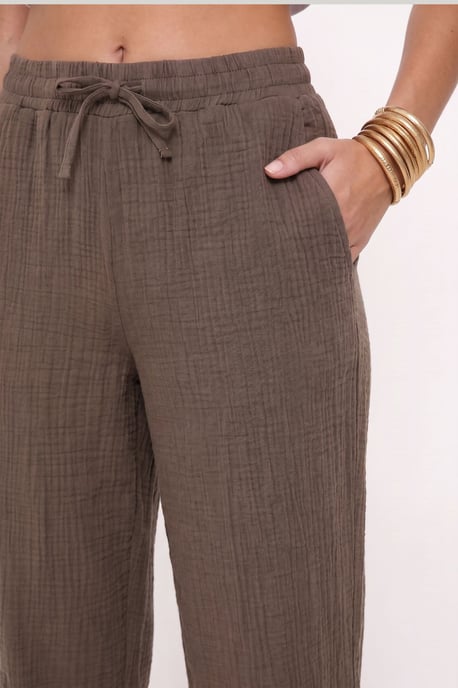 Weite Hosen mit Bindegürtel und Bindungsdetails - Image 4