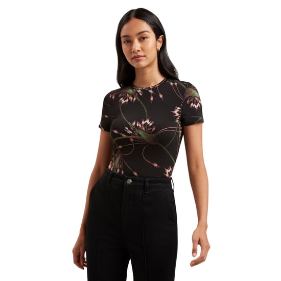 Ted Baker Lexiii Bedrucktes, Tailliertes Schwarzes T-shirt - Image 4