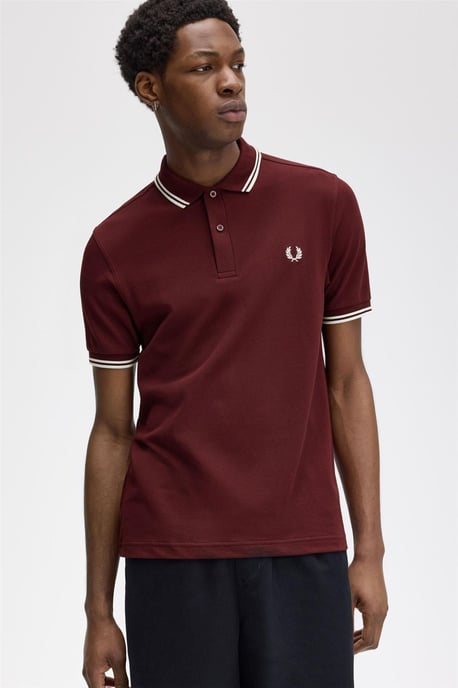 Fred Perry Twin Tipped Poloshirt in Burgunderrot - Image 4