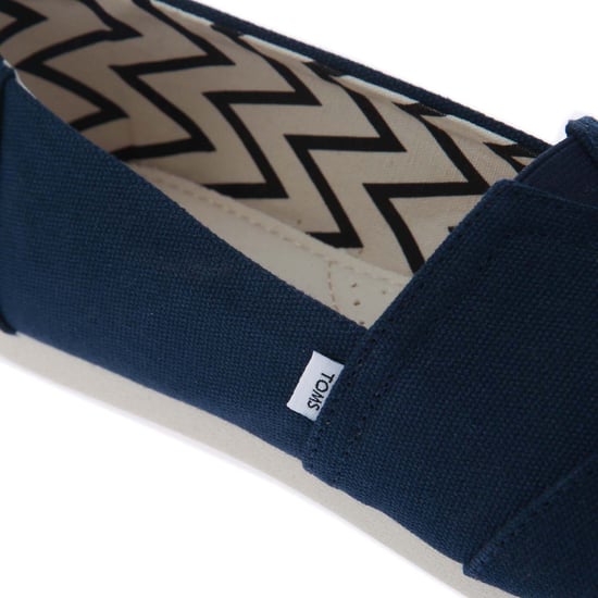 Espadrilles Alpargata toile coton recyclé Toms Pour Femme en Bleu Marine - Image 5
