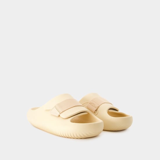 Mellow Luxe Recovery Sandalen - Crocs - Thermoplastik - Braun - Image 1