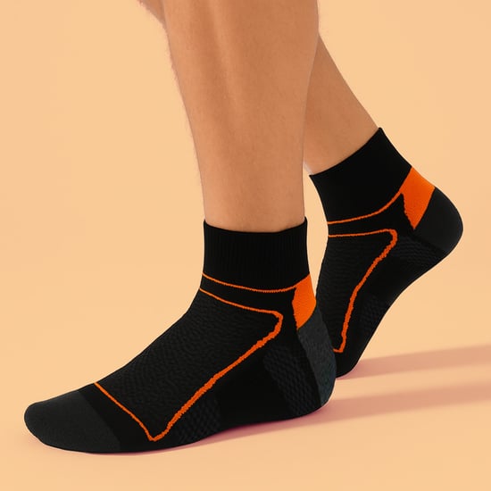 COMODO - Unisex Chaussettes Cyclisme sport Velo Route anti Tranpirante Basses - Orange Noir - Image 3