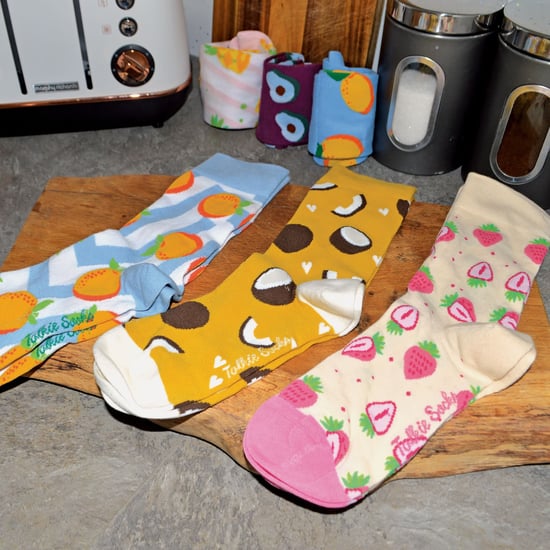 TALKIE-SOCKEN Damen-Socken aus Baumwolle mit schrulligem, flippigem Design und Fruchtmuster - Image 5