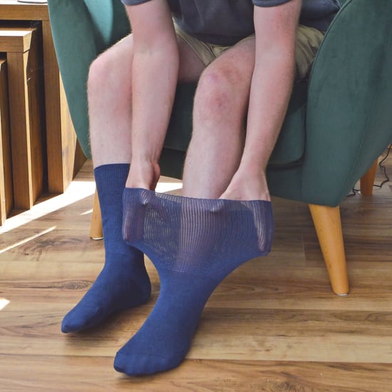 Extra breite Bambus-Ödemsocken | Dr.Socks | Herren & Damen | Socken für geschwollene Füße, Knöchel, Beine & Diabetiker - Grau - Image 5