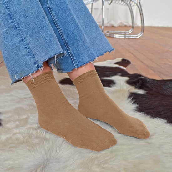 Einfarbige Damensocken mit hohem Baumwollanteil | 12 Paar Multipack | Socken-Snob | Dünne, bequeme, farbenfrohe Crew-Söckchen für Damen in Beige - Image 3