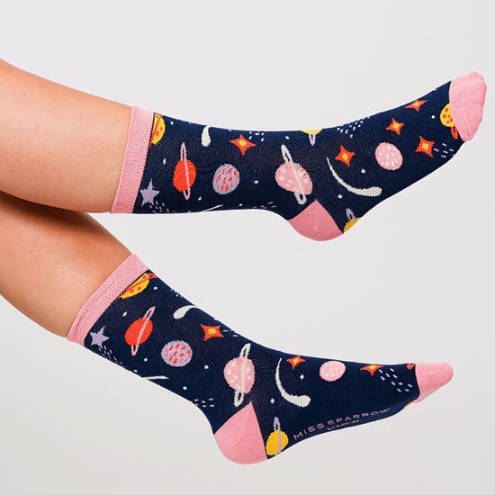 Miss Sparrow - Atmungsaktive Damen-Sonnensystem-Muster Bambus-Socken - Space (Navy) - Image 3