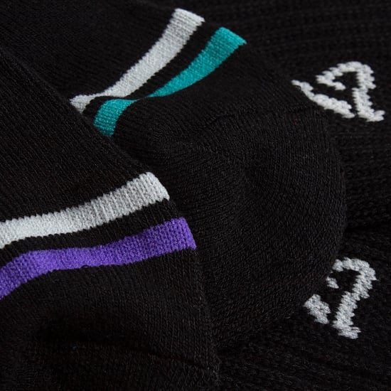 Herren Bambus-Sport-Socken in Schwarz & Weiß | Farah | 4er-Pack | Diabetiker-freundliche Sport-Socken mit glatter Zehennaht & lockerem Oberteil | Tennis Gym Running Socken - Weiß - Image 3