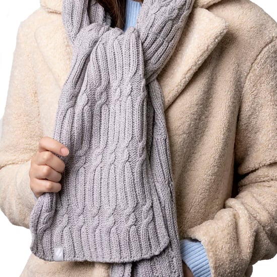 Damen-Set aus Strickmütze, Schal und Handschuhen | Wärmehalter | Mit Fleece gefüttertes Thermo-Set für kaltes Wetter für den Winter in Hellgrau - Image 5