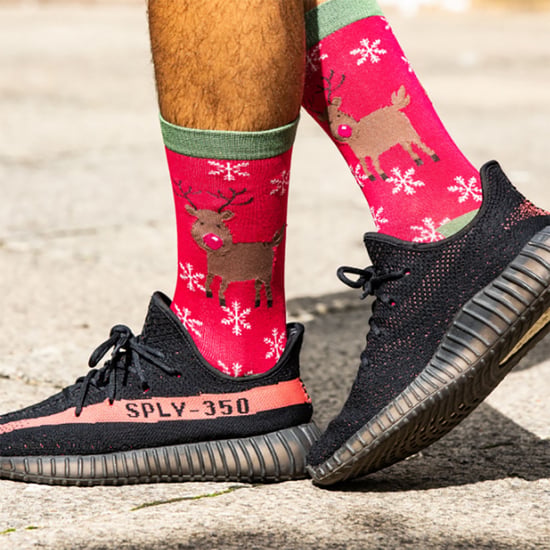 Herr Heron - Herren-Weihnachtssocken | Neuheit Bambus-Socken | Ruldoph & Santa gemusterte Socken | Geschenk für ihn - Schneeflocken (grau) - Image 4