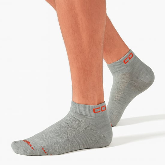 COMODO - Compressport Chaussettes Running | Basses | Coolmax | Renforcées - Gris - Image 3
