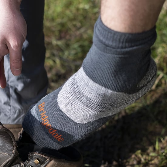 Bridgedale - Herren Wandern Midweight Merinowolle Socken - schwarz - Image 4