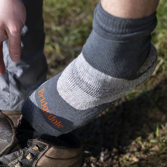 Bridgedale - Herren Wandern Midweight Merinowolle Socken - Gunmetal - Image 3