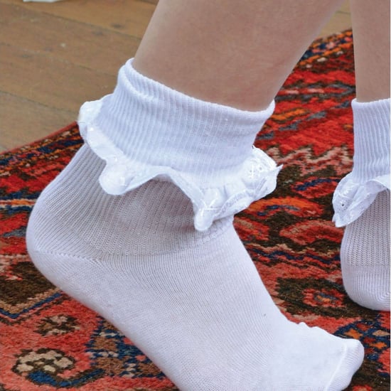 24 Paar Mädchenspitze Socken Multipack | Hübsche Baumwoll-Söckchen mit Rüsche in Weiß | Ideal für die Schuluniform - Weiß - Image 5