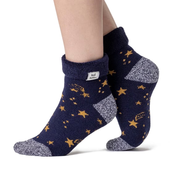 Damen Kuschelsocken mit Umschlagbündchen | Wärmehalter | Warme flauschige Lounge-Socken für den Winter - Navy/Gold Stars - Image 3