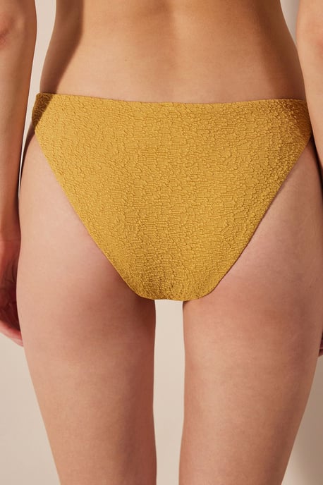 Texturierte Mittelhöhe-Bikinihose - Image 2
