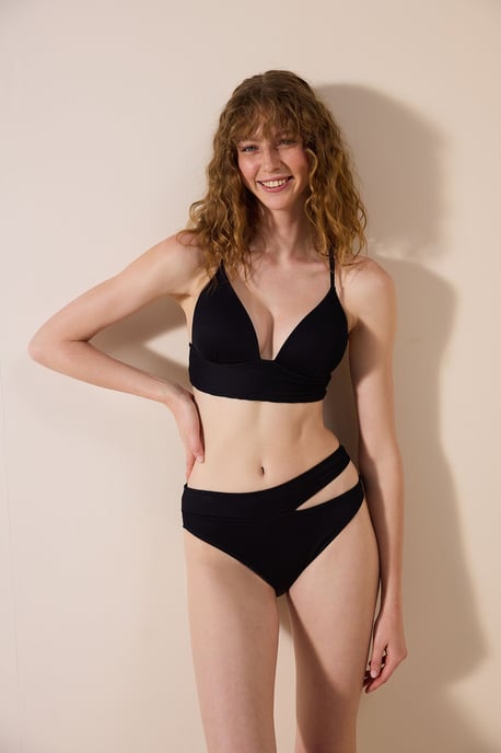 Bikini-Höschen mit Cut-Out in Mittelhöhe - Image 5