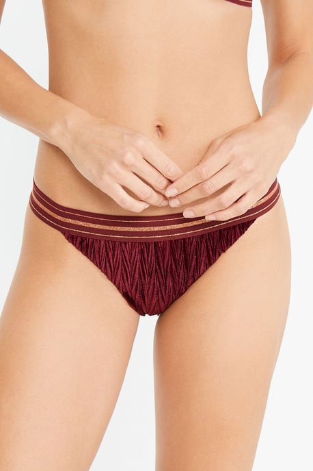 Niedrig geschnittene gerippte Hipster-Bikinihose - Image 1