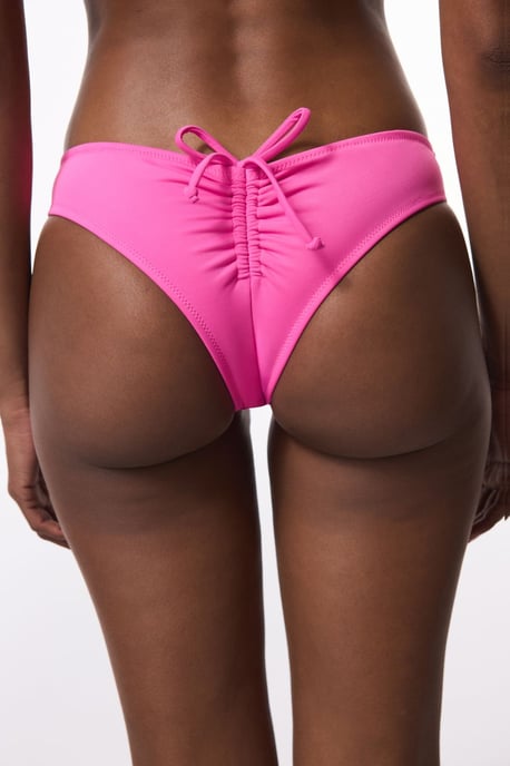 Tief ausgeschnittene brasilianische Bikini-Höschen - Image 2