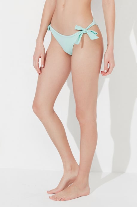Bikini-Hose mit niedrigem Bund und Schleifendetail - Image 2