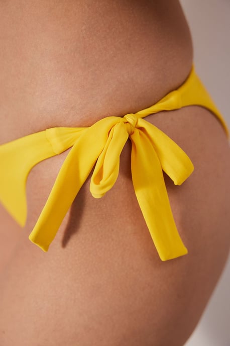 Niedrig geschnittene Brasilianische Bikini-Höschen mit Schleife - Image 3