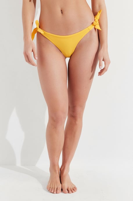 Niedrig geschnittene Brasilianische Bikini-Höschen mit Schleifendetail - Image 1