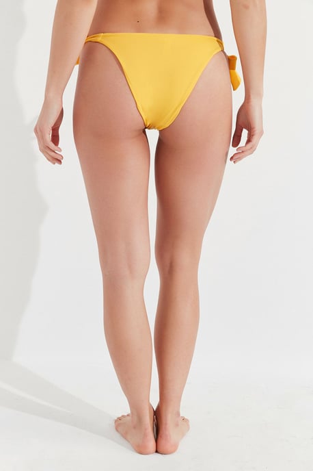 Niedrig geschnittene Brasilianische Bikini-Höschen mit Schleifendetail - Image 3