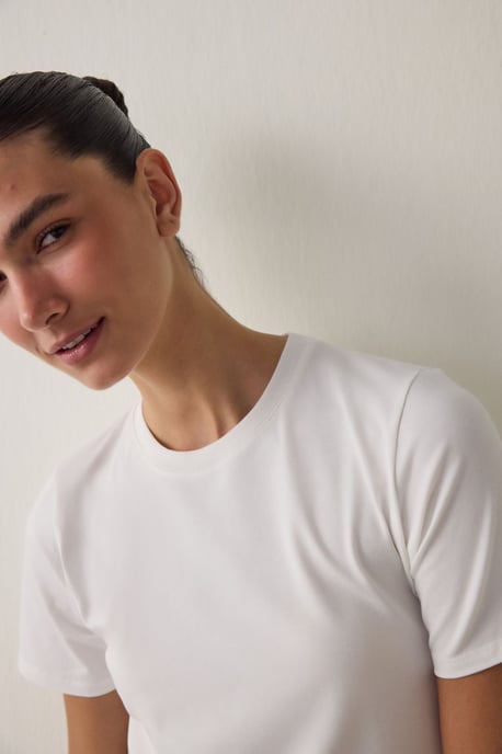 Damen T-Shirt mit regulärer Passform aus Baumwolle, Rundhals - Image 2