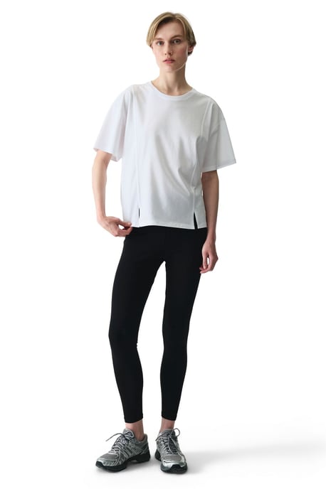 Damen T-Shirt mit regulärer Passform aus Baumwolle, Rundhalsausschnitt - Image 1
