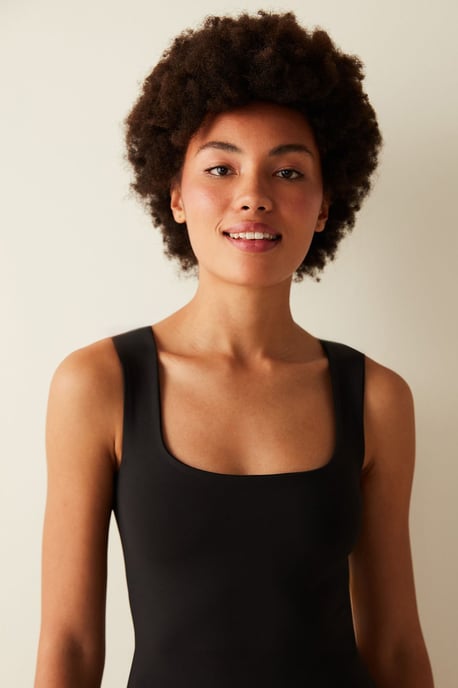 Penti Figurbetontes, einfarbiges Strick-Cami-Top - Schwarz - Image 3