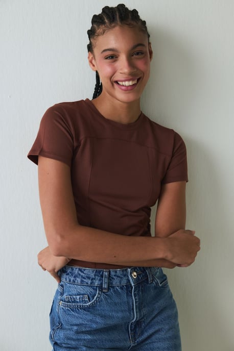 Damen Slim-Fit Modal Rundhals-T-Shirt - Image 3